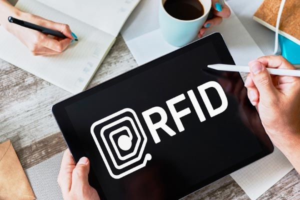Visuel RFID dans l'industrie tablette noir avec stylet